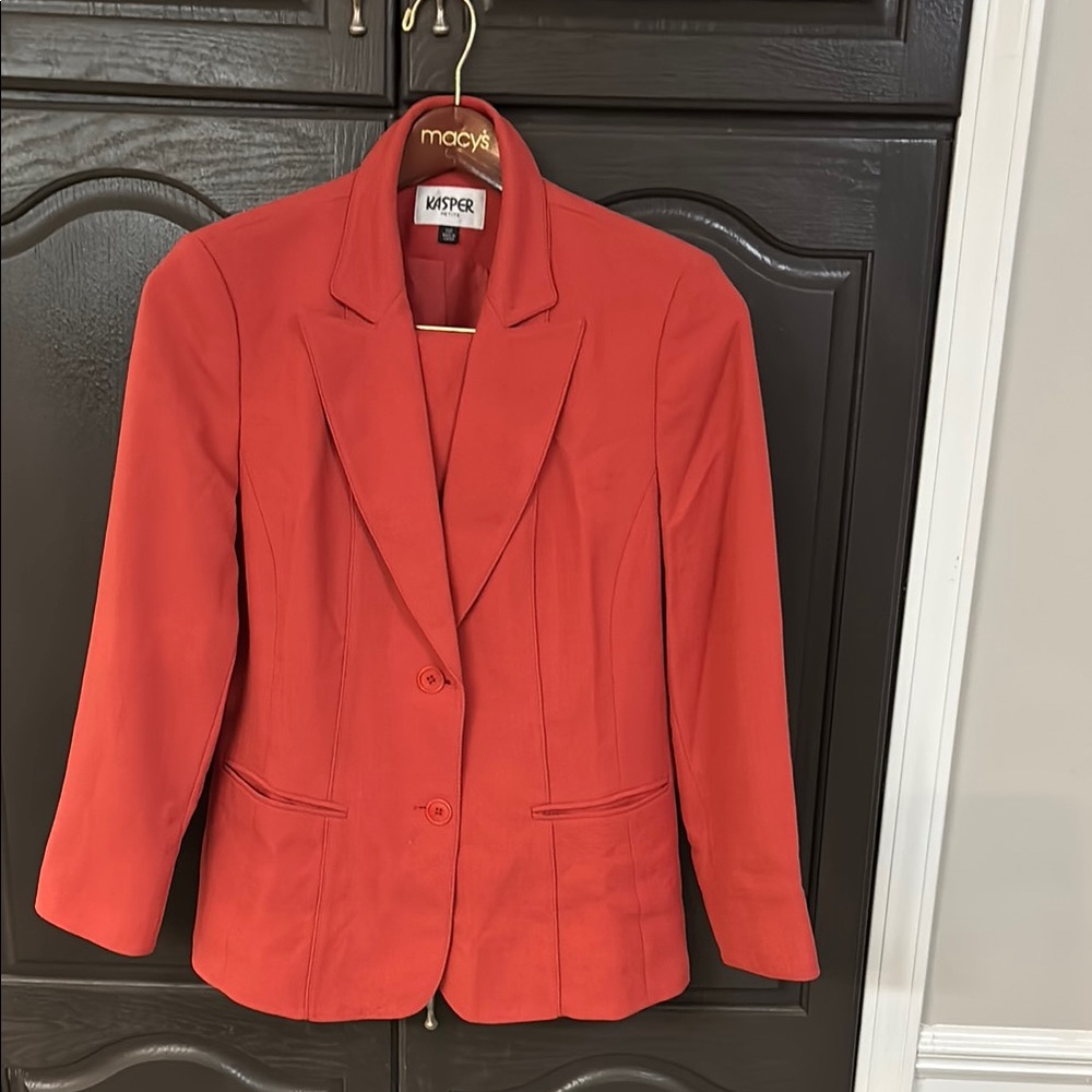 Kasper Women's Petite Size 14 Coral Textured 2 piece skirt suit
